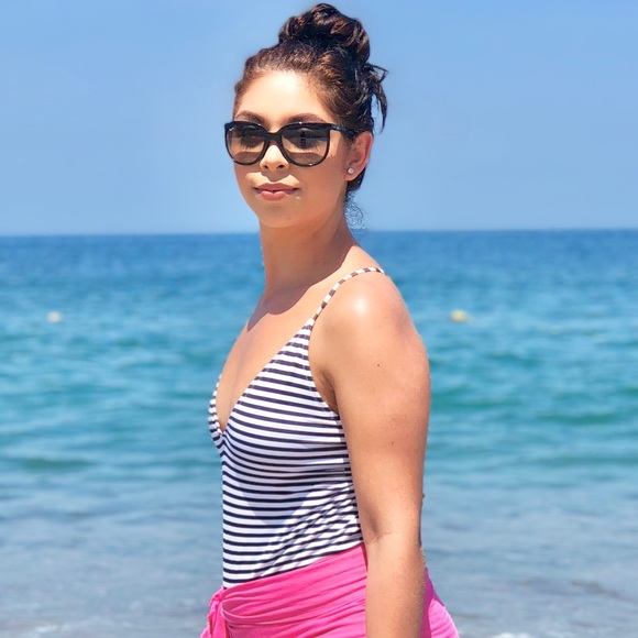 Striped one piece swimsuit - Picture 2 of 3